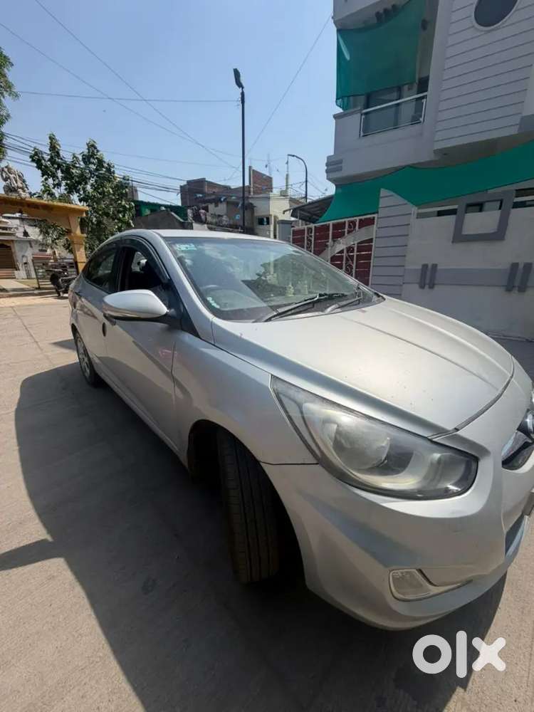 Hyundai Fluidic Verna 2012