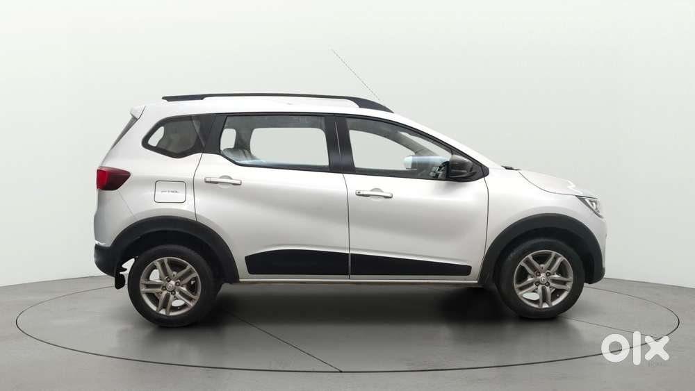 Renault Triber Rxz, 2022, Petrol