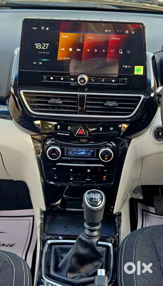 Mahindra Xuv 3xo Ax5 Pm Mt, 2024, Petrol