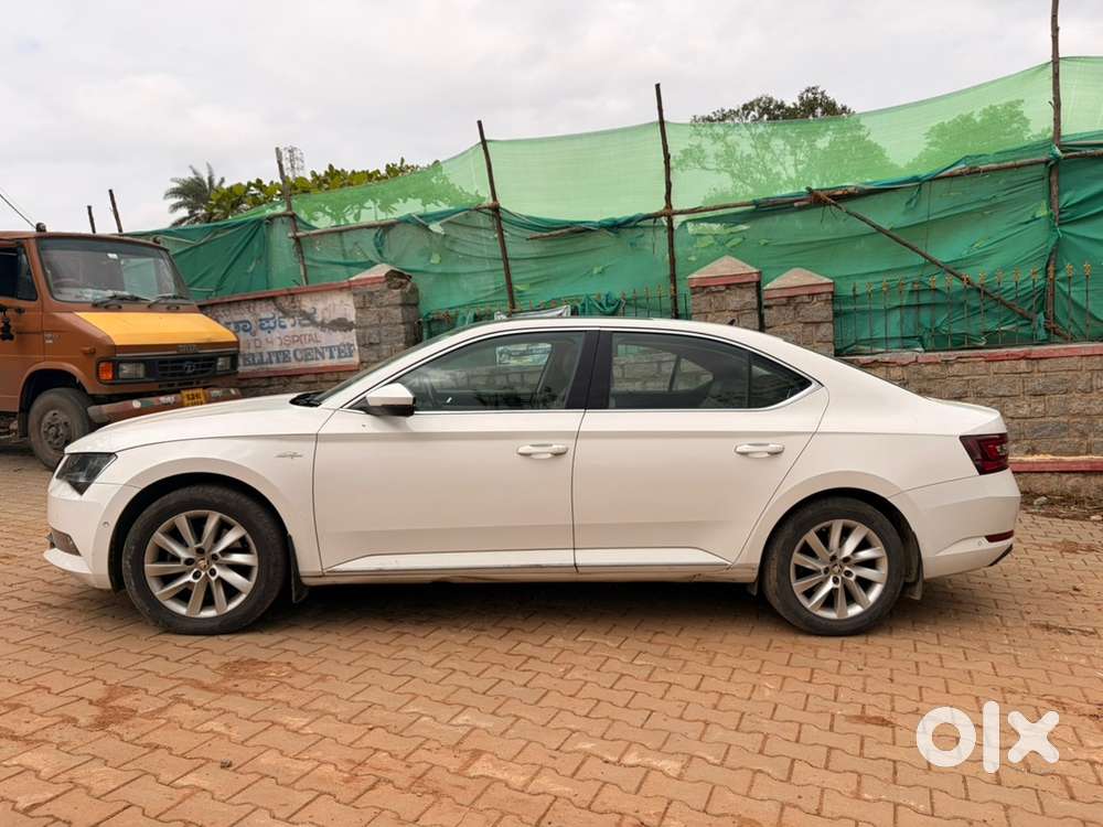 Skoda Superb 2019 Diesel Well Maintained
