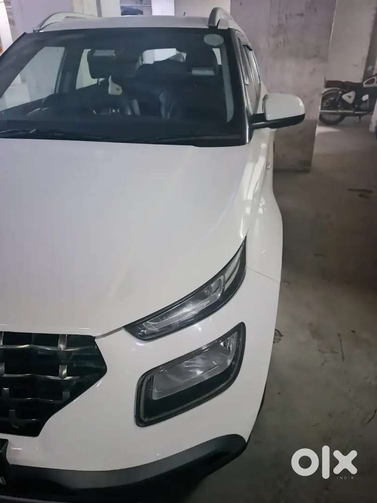 Hyundai Venue Petrol/cng 2020 Model 67000km - 27km/kg Mileage