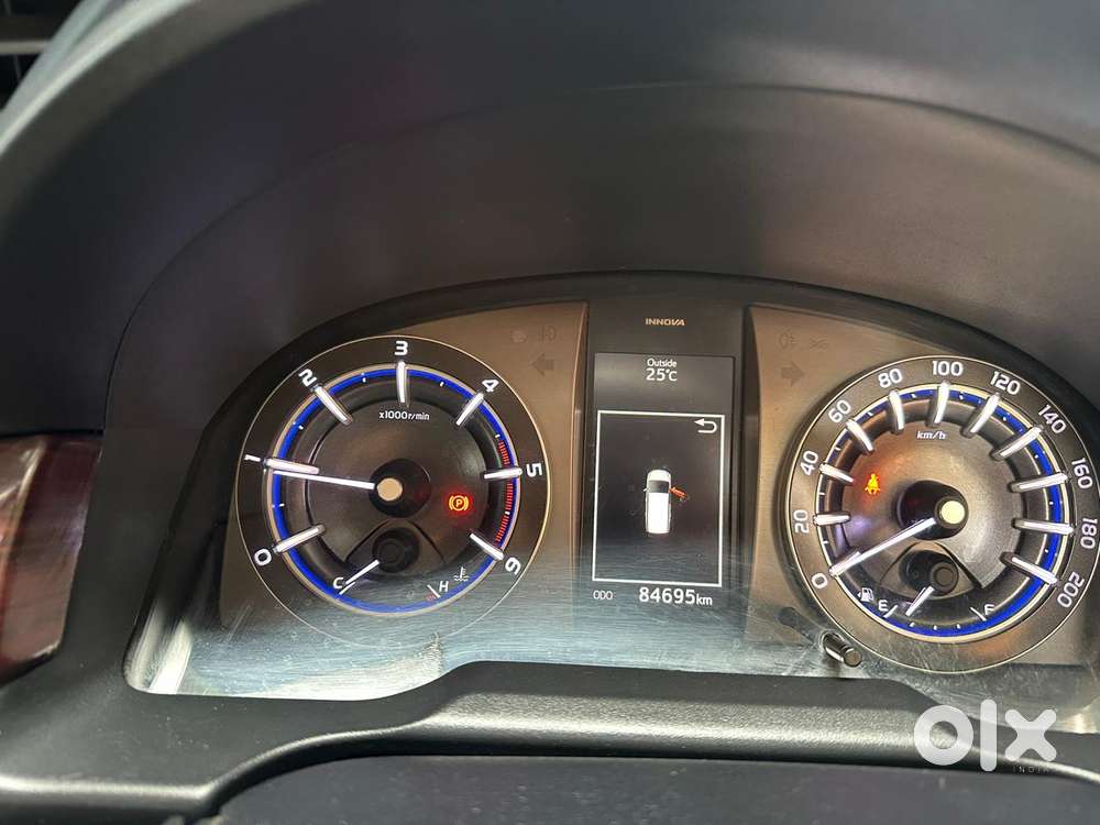 Toyota Innova Crysta 2.4 V, 2016, Diesel