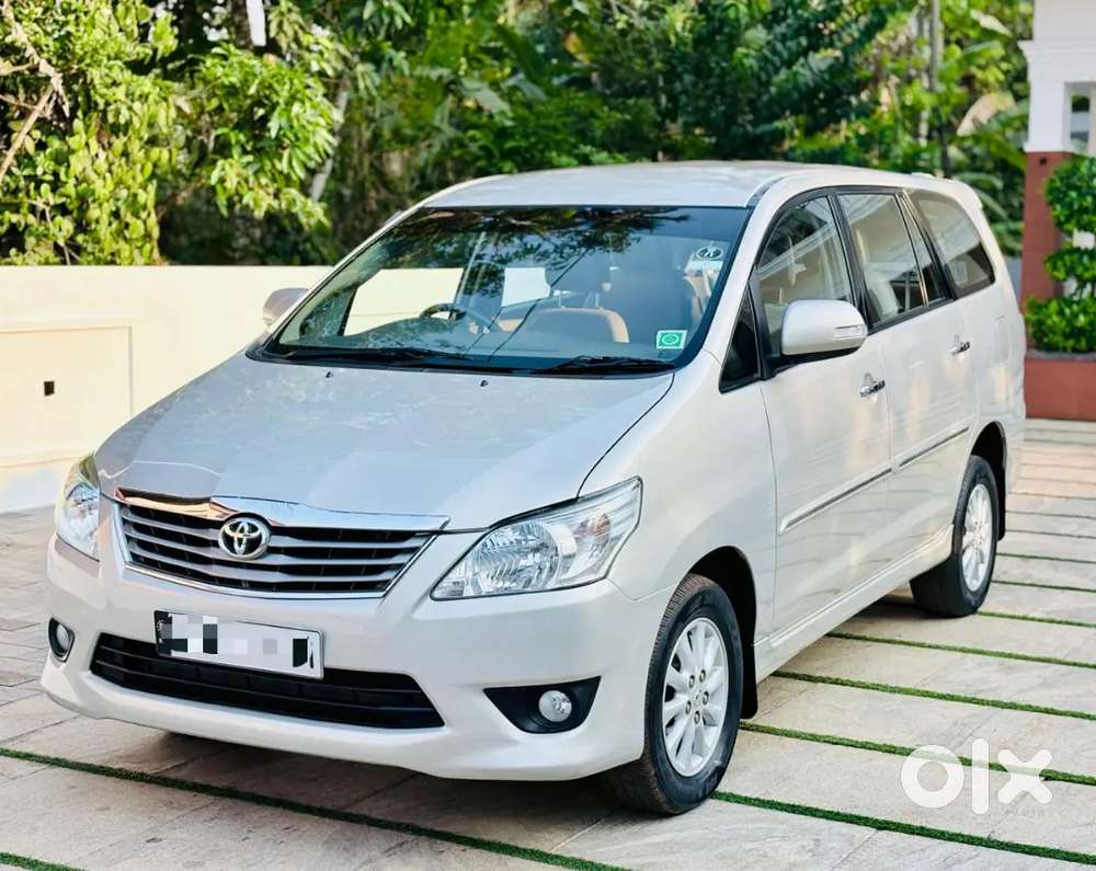 Toyota Innova 2012