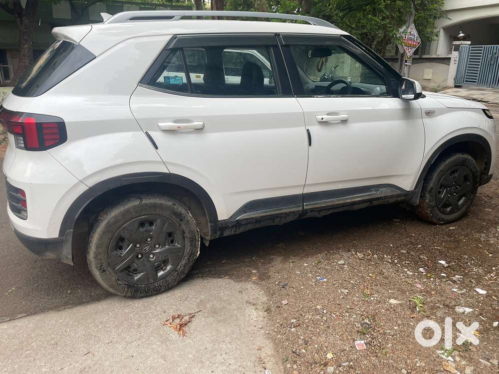 Hyundai Petrol Manual 2023