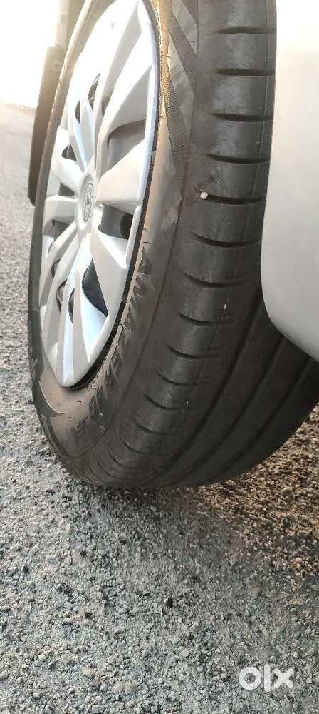 Toyota Etios 2014 4 New Apollo Tyres