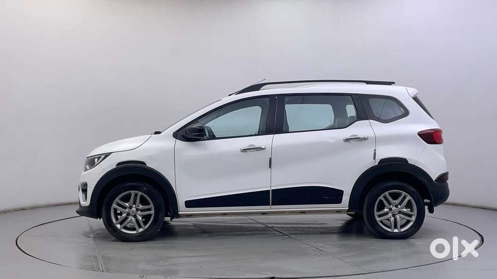 Renault Triber Rxz, 2022, Petrol