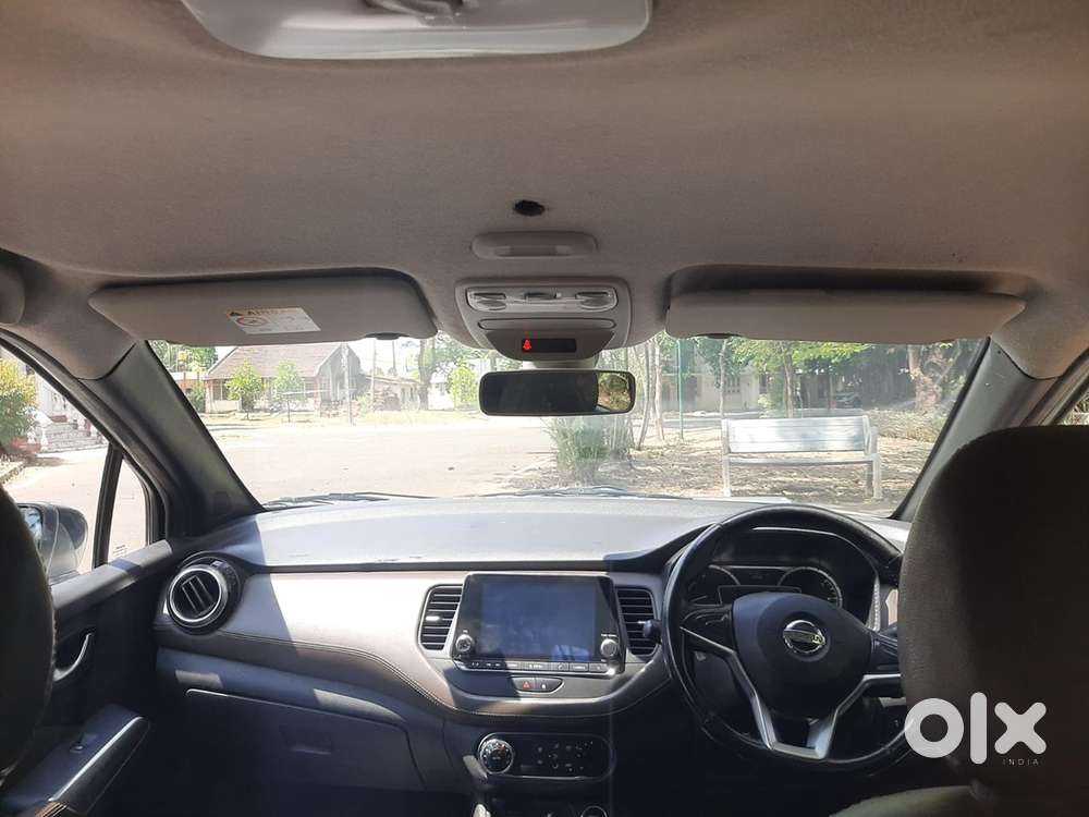 Nissan Kicks Xv Premium (o) 2019 Dual Tone   Diesel Well Maintained