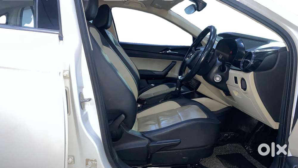 Skoda Slavia 1.0 Tsi Style At, 2022, Petrol