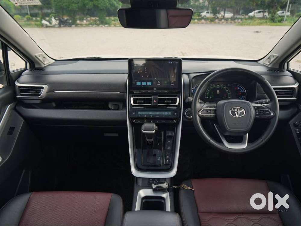 Toyota Innova Hycross 2.0 Zx (o) Hybrid 7 Str, 2025, Petrol