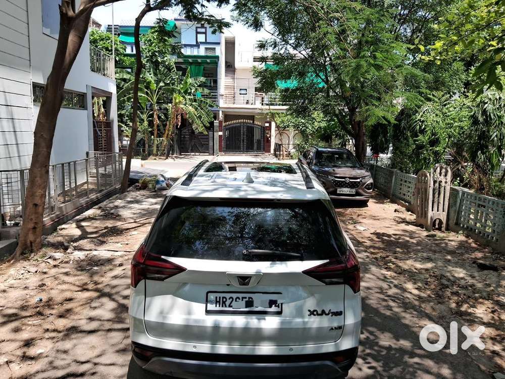 Mahindra Xuv700 2023 Diesel Well Maintained
