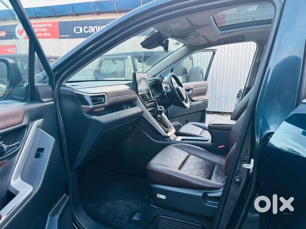 Toyota Innova Hycross 2.0 Zx (o) Hybrid 7 Str, 2023, Petrol