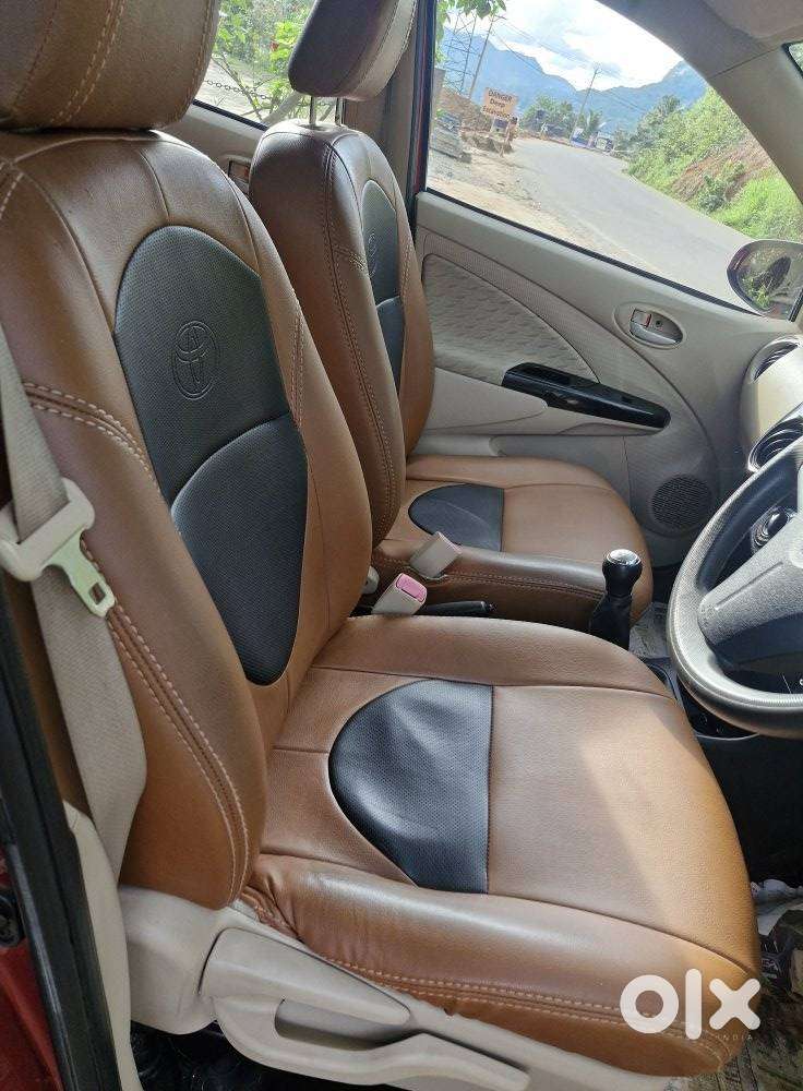 Toyota Etios Liva V Dual Tone, 2018, Petrol