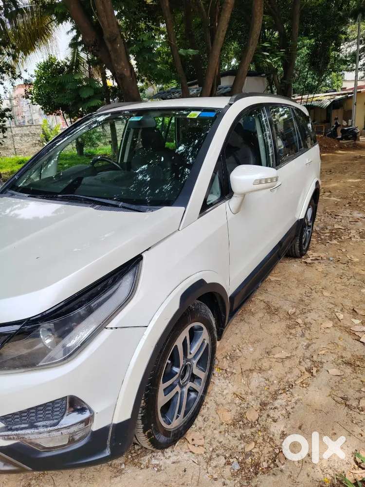 Tata Hexa 2017 Pearl White Diesel  Automatic, 4x2 6 Seater. Top Model