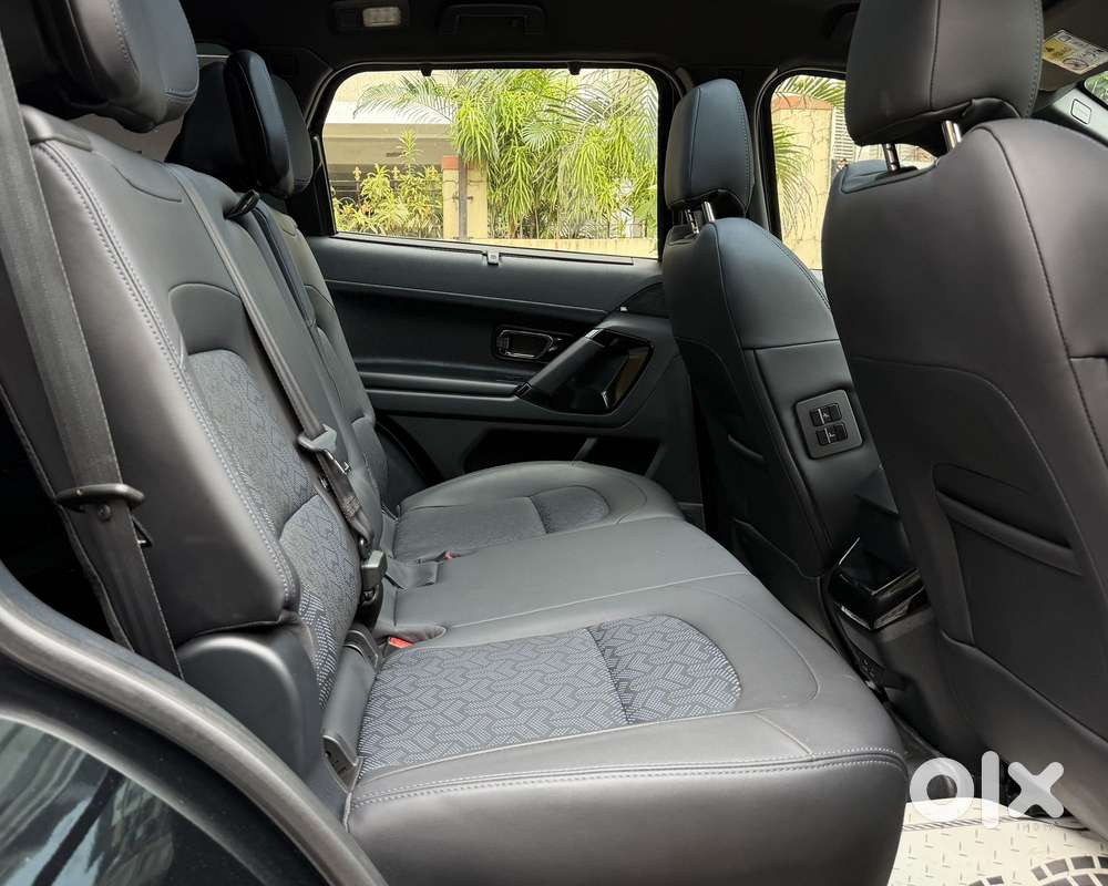 Tata Safari Accomplished X Plus 7 Str Dark Edition At, 2025, Diesel
