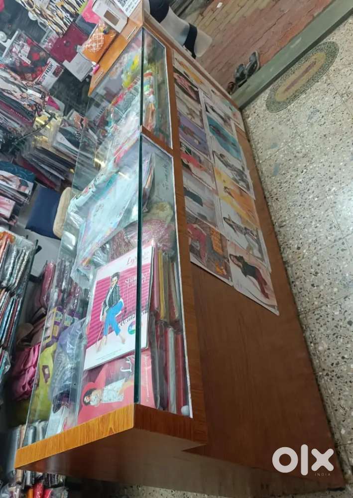 Retail shop counter