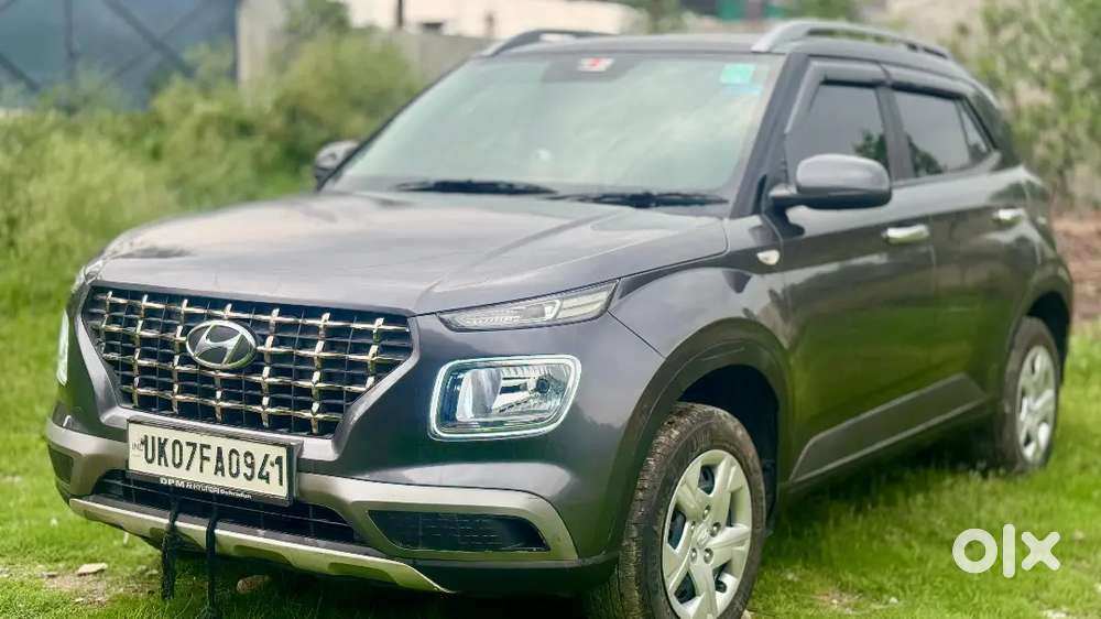 Hyundai Venue 2021 Petrol Well Maintained