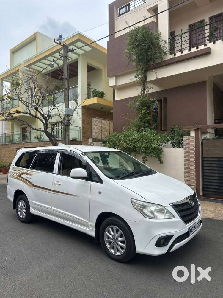 Toyota Innova 2.5 G (diesel) 8 Seater Bs Iv, 2015, Diesel