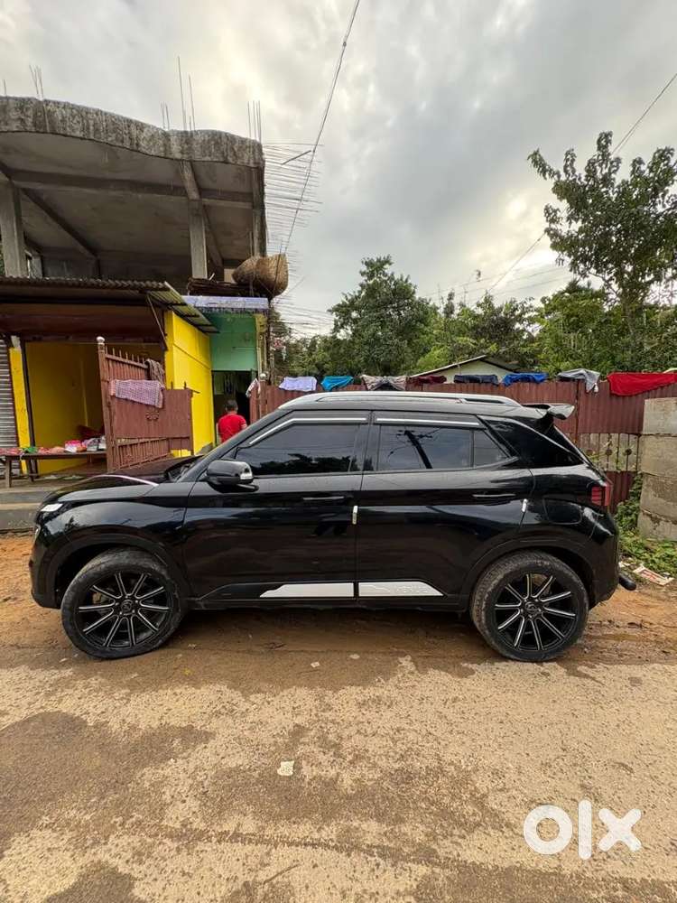 Hyundai Venue 2023 Petrol Well Maintained