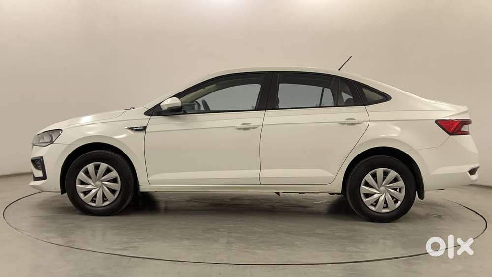Skoda Slavia Active 1.0l Tsi Mt, 2022, Petrol