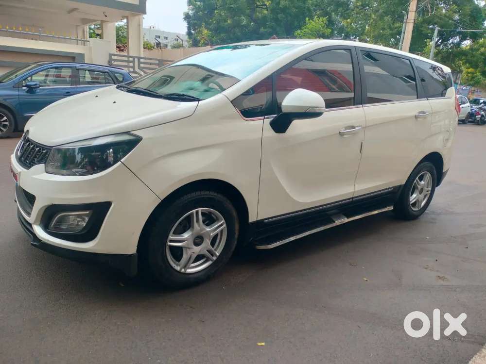Mahindra Marazzo M6 2019