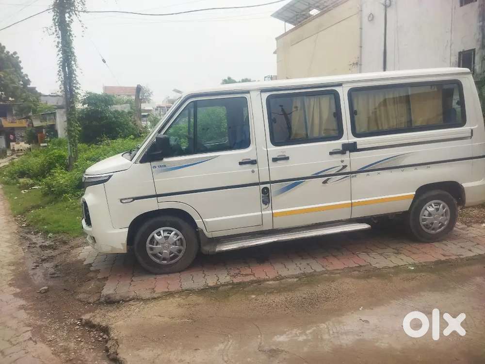 Tata Winger Deluxe 2025 Hi Roof