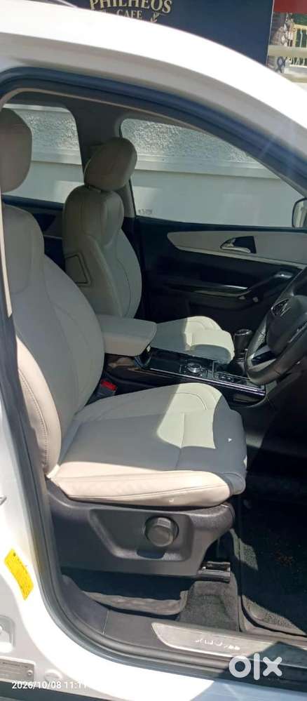 Mahindra Xuv700 2.0 Ax 7 Petrol At Luxury Pack Str, 2024, Diesel