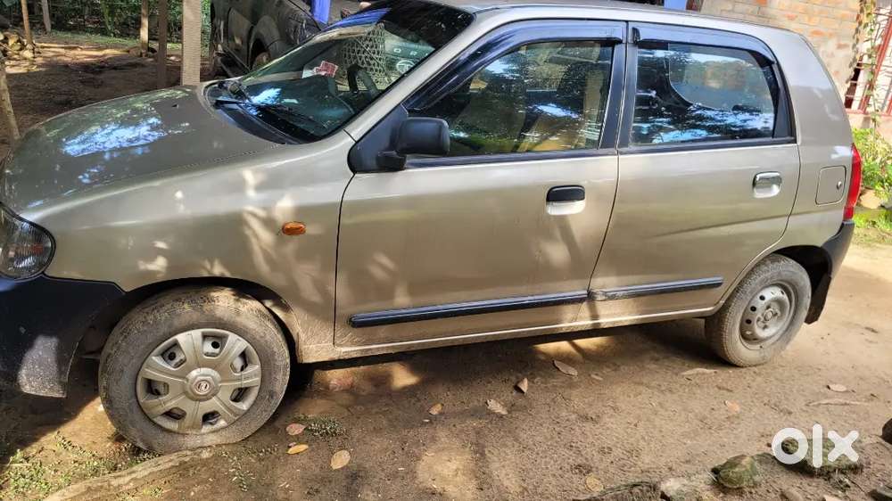 Well Maintain Alto Lxi 2011 Model.