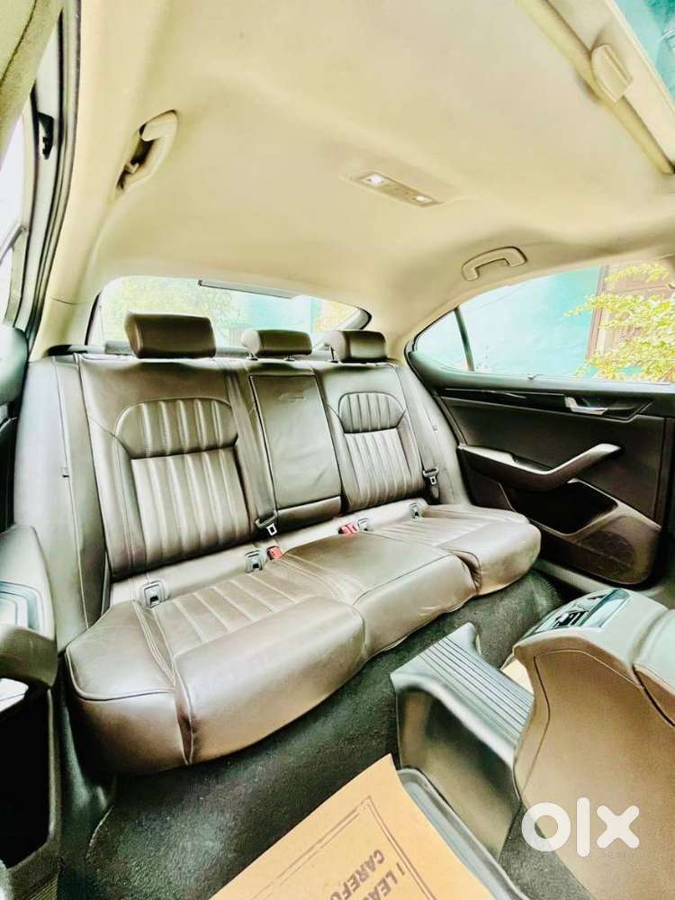 Skoda Superb L&k 2.0 Tdi At, 2019, Petrol