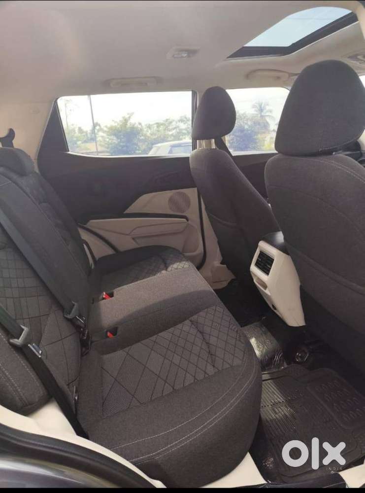 Mahindra Xuv 3xo Mx3, 2025, Petrol