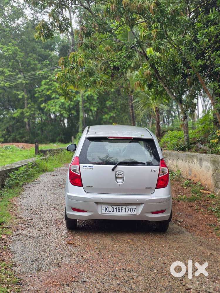 Hundai I10, Lady Driven Automatic Car, 2012may