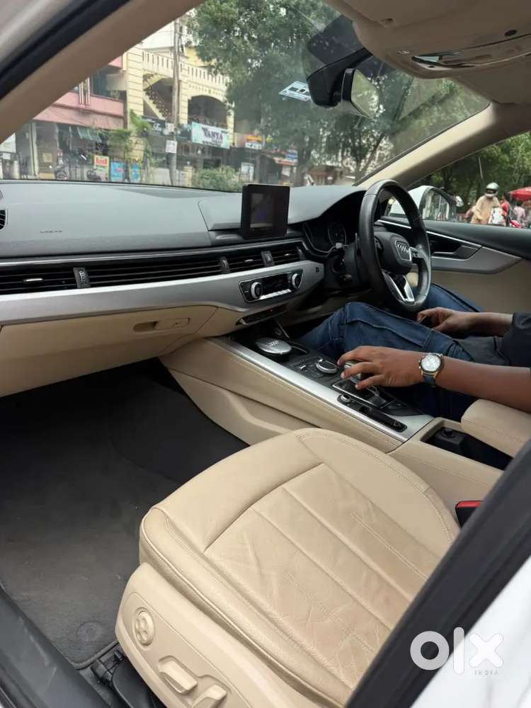 Audi A4 Premium 2019 Make