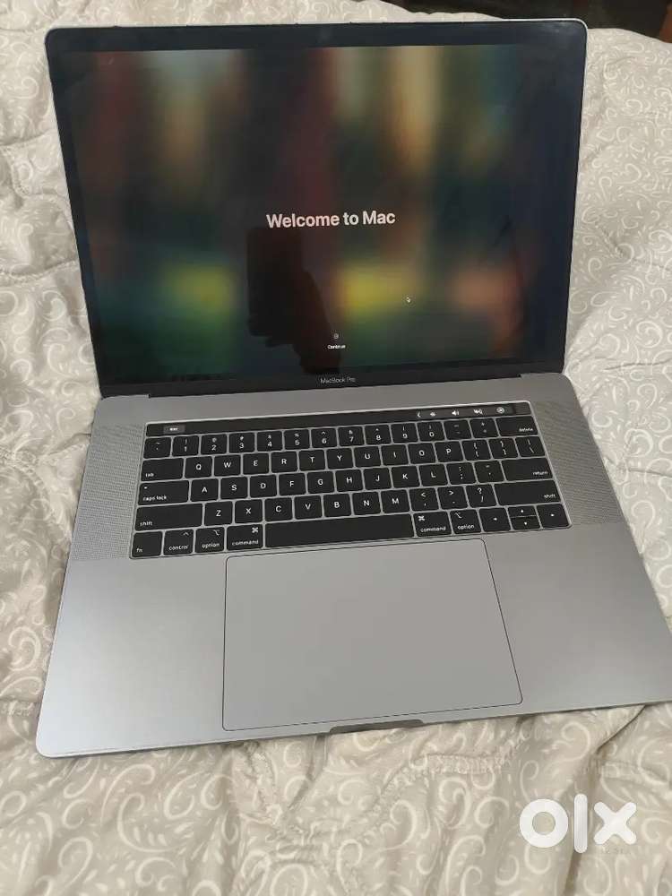 2019 MacBook Pro 15-inch (16GB RAM, 512GB SSD, 4GB GPU) - Exclnt