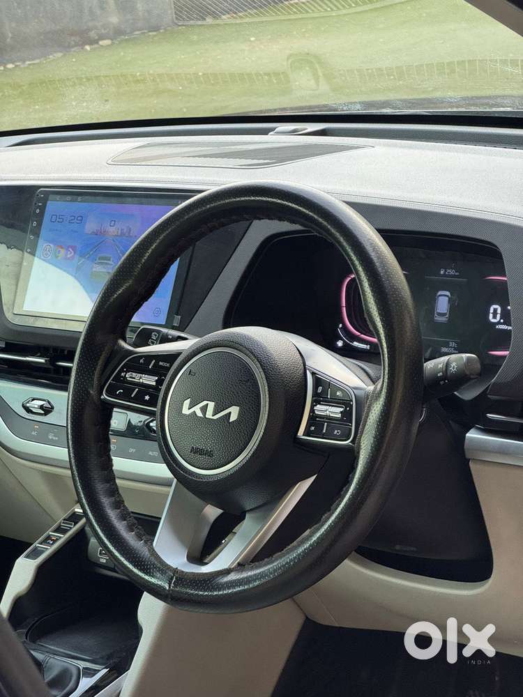Kia Carens 1.4 Prestige Plus Turbo 7 Str, 2022, Petrol