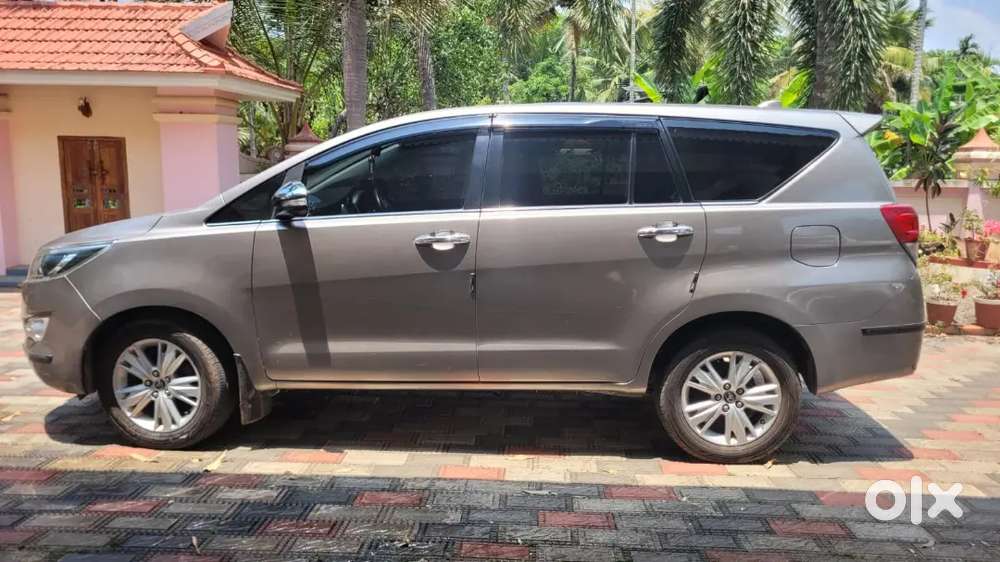 Toyota Innova Crysta 2016 Variant