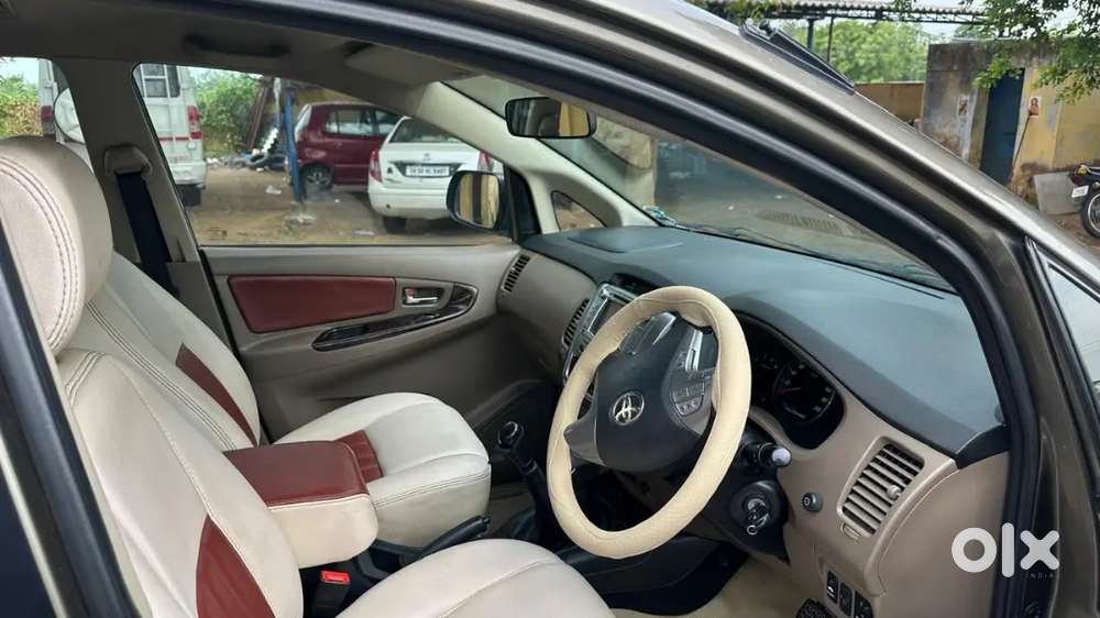 Toyota Innova V Diesel 2016