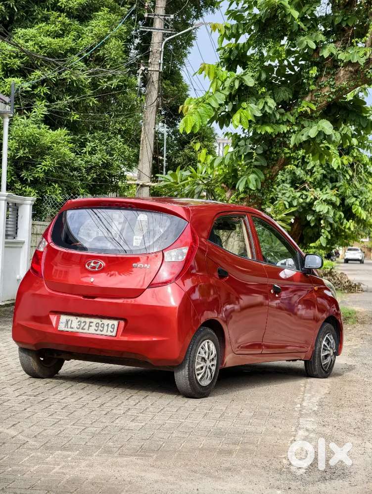 Pristine Condition 1st Owner  2014 Eon
