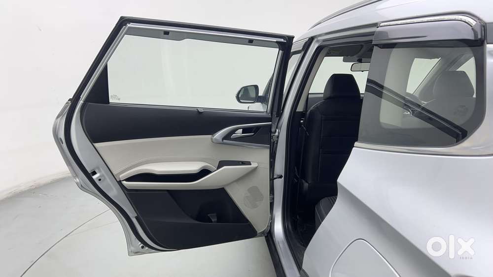 Kia Carens 1.4 Prestige Plus Turbo 7 Str, 2022, Petrol