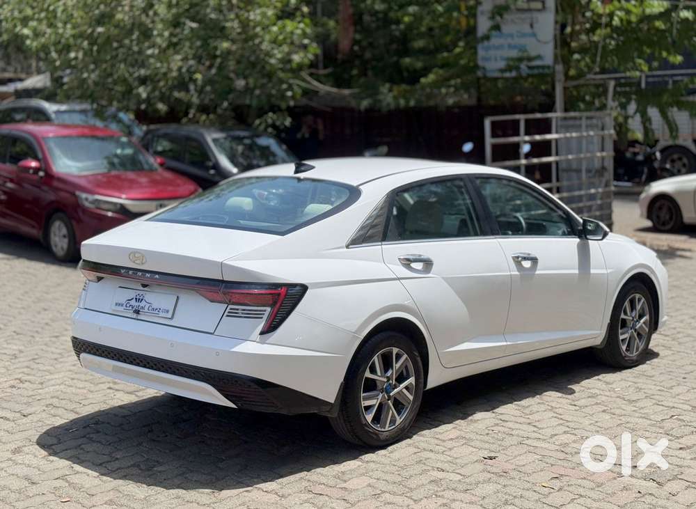Hyundai Verna 1.5 Sx (o) Ivt, 2024, Petrol