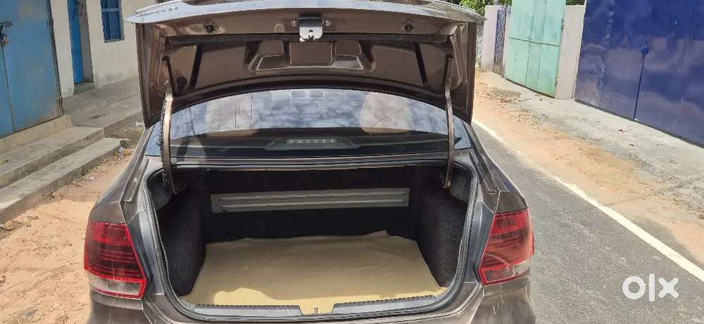 Volkswagen Vento Highline 2015