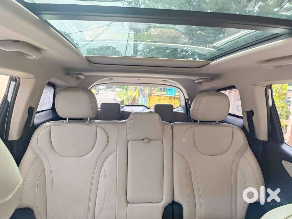 Mahindra Xuv700 Ax7 2022