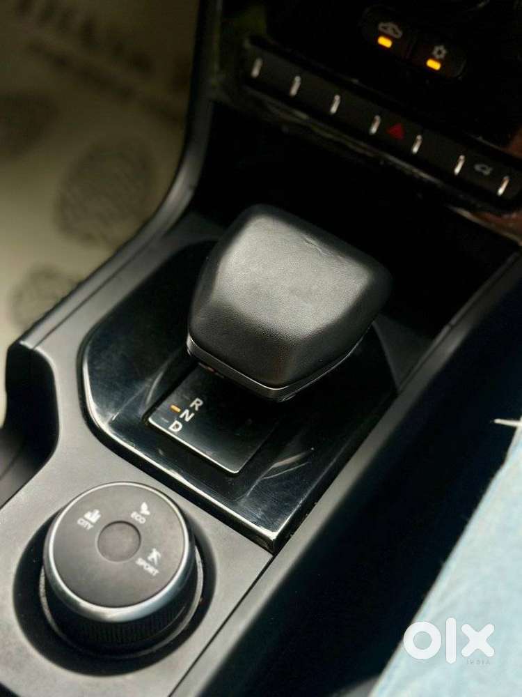 Tata Nexon Pure Plus (s) Petrol Amt, 2024, Petrol