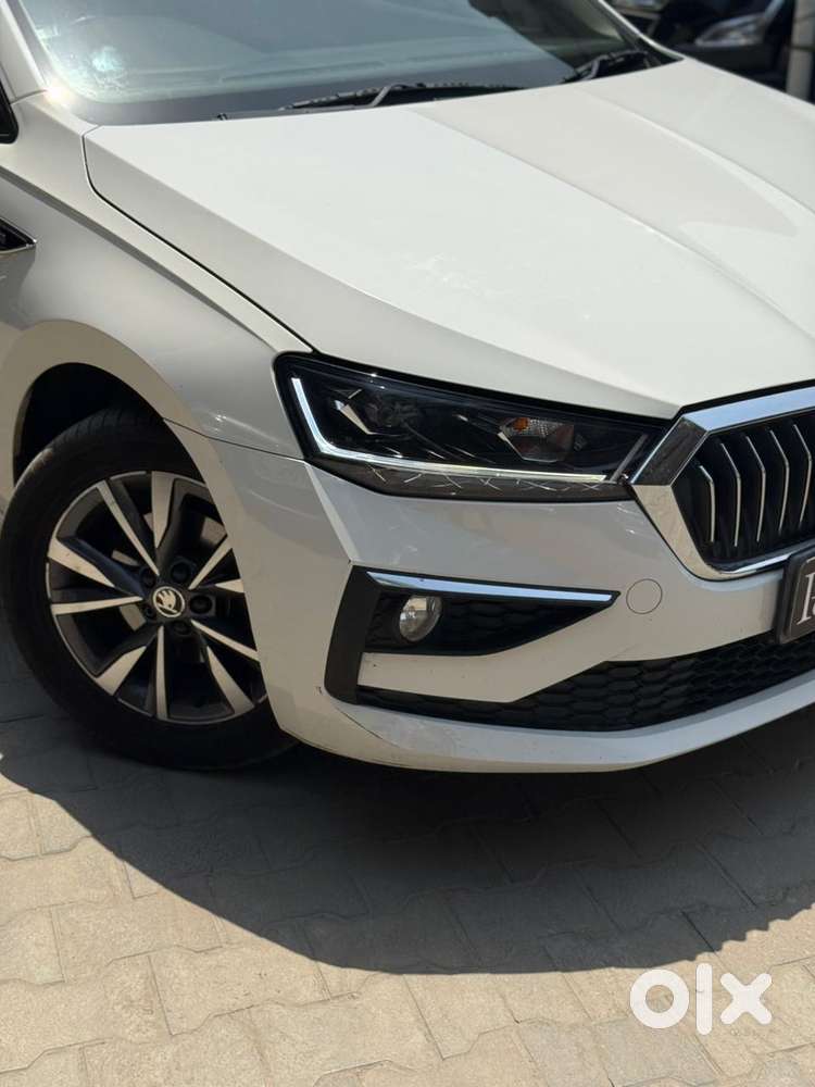 Skoda Slavia 1.0 Tsi Style At, 2022, Petrol