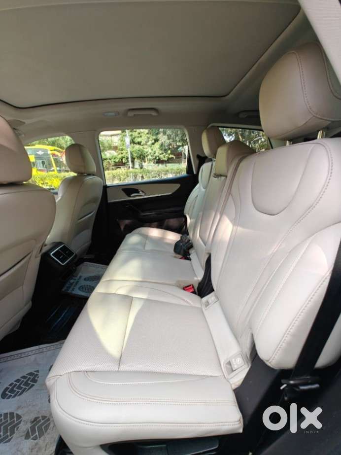Mahindra Xuv700 2.0 Ax 7 Petrol At Luxury Pack Str, 2022, Petrol