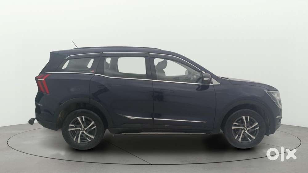 Mahindra Xuv700 2.0 Mx Petrol Mt 5 Str, 2022, Petrol