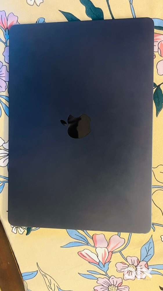 1 year old macbook 8 gb & 256gb
