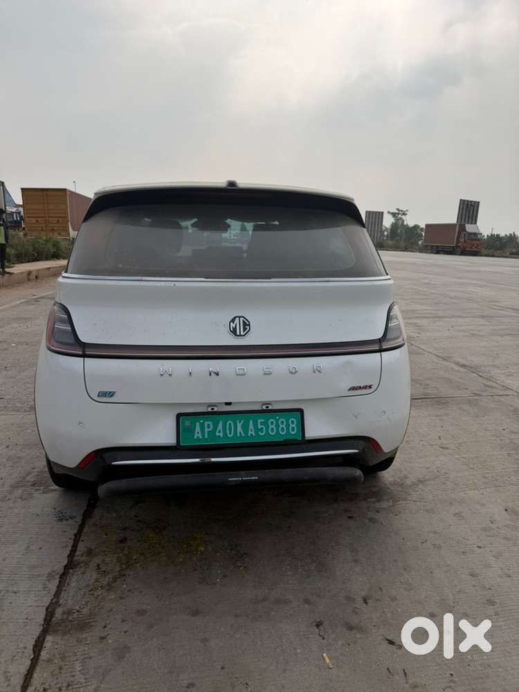 Mg(10 Months ) Windsor Ev 2025 Automatic Pro Variant