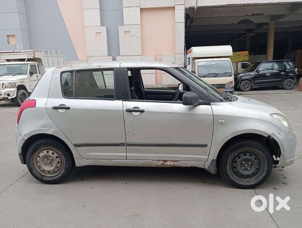 Maruti Suzuki Swift Vxi Deca, 2006, Petrol