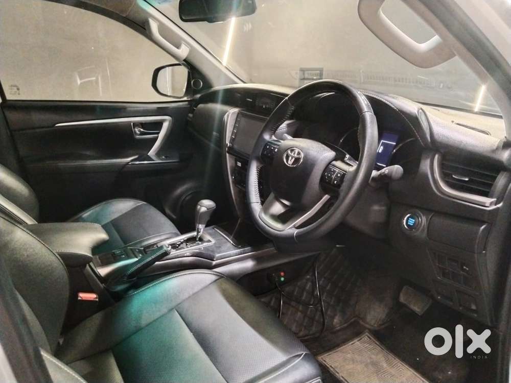 Toyota Fortuner 4x2 At 2.7 Petrol, 2025, Petrol