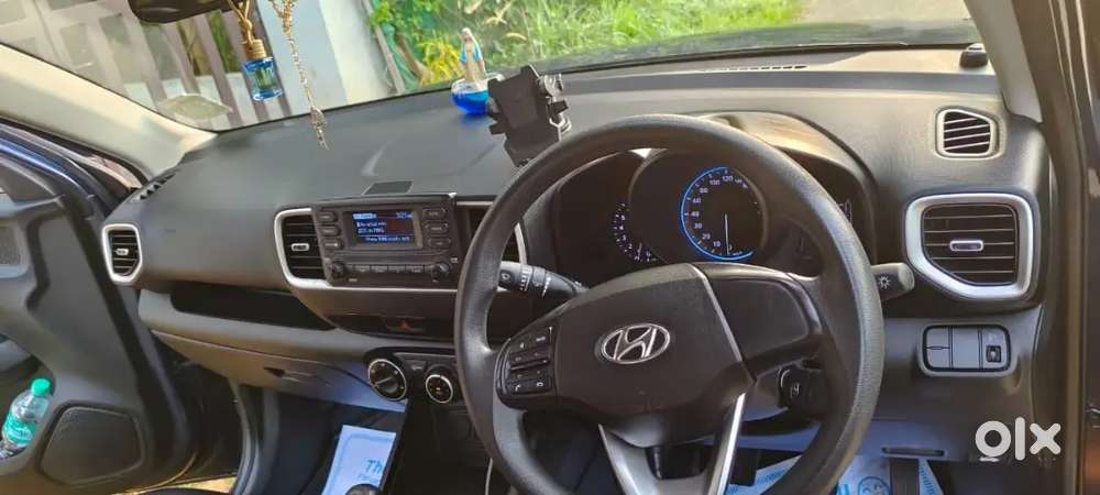 Hyundai Venue 2020 Petrol Well Maintained