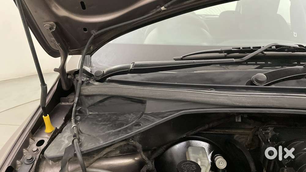Tata Tiago Xza, 2017, Petrol